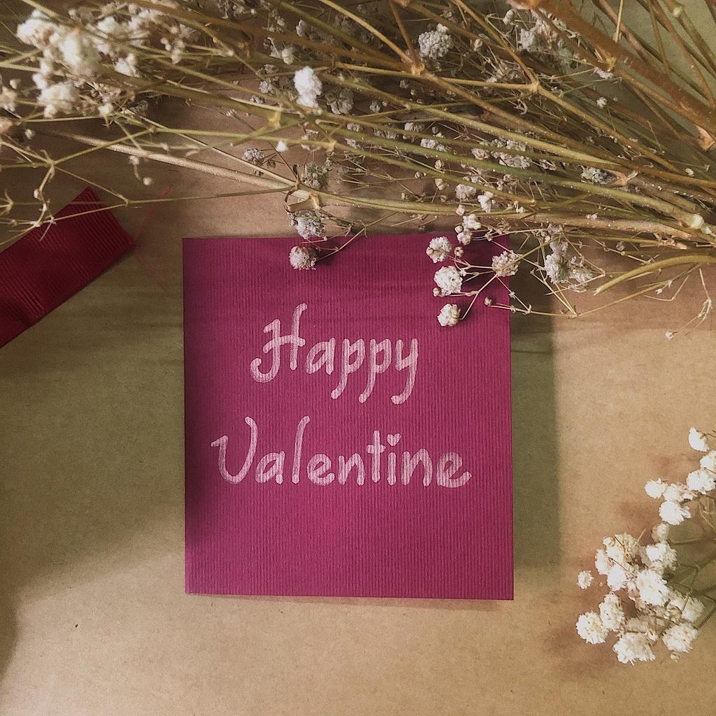 - Nến thơm tự nhiên Lá Nhỏ - Thiệp Valentine handmade - Tặng kèm hoa khô - Hộp nơ trang trí