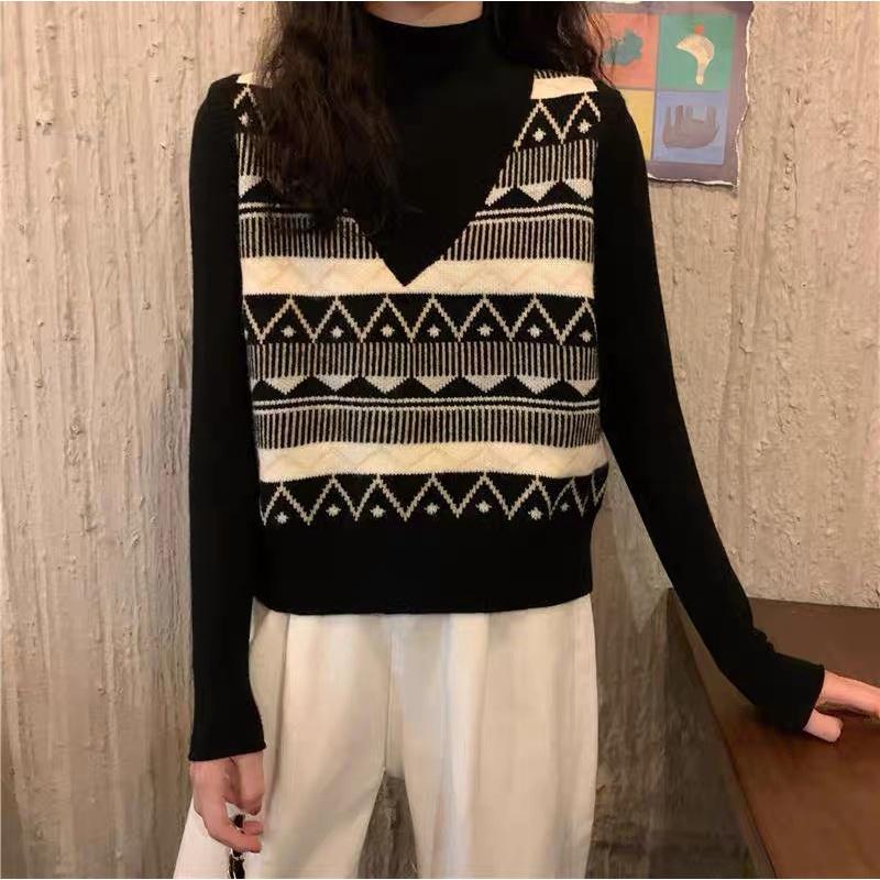 MS282 Áo gile len cổ tim hoạ tiết tam giác