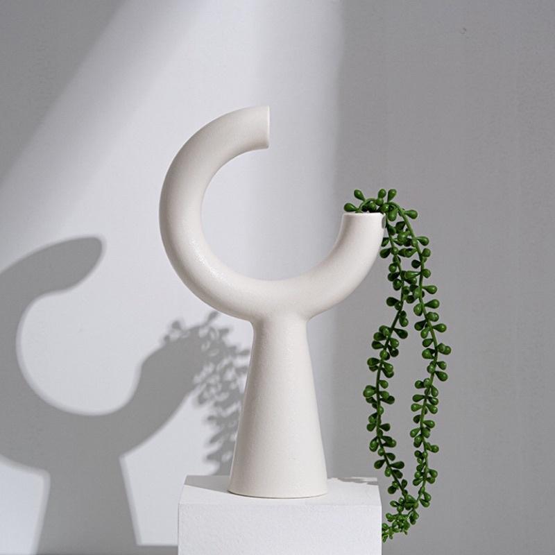 Bình gốm màu trắng hình mặt trăng Crescent