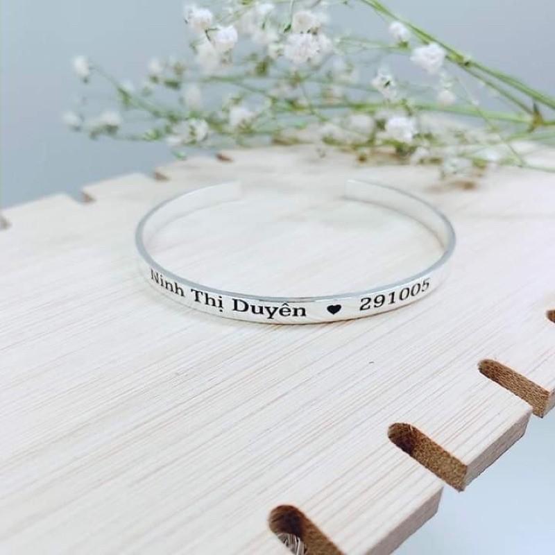 Lắc tay khắc tên