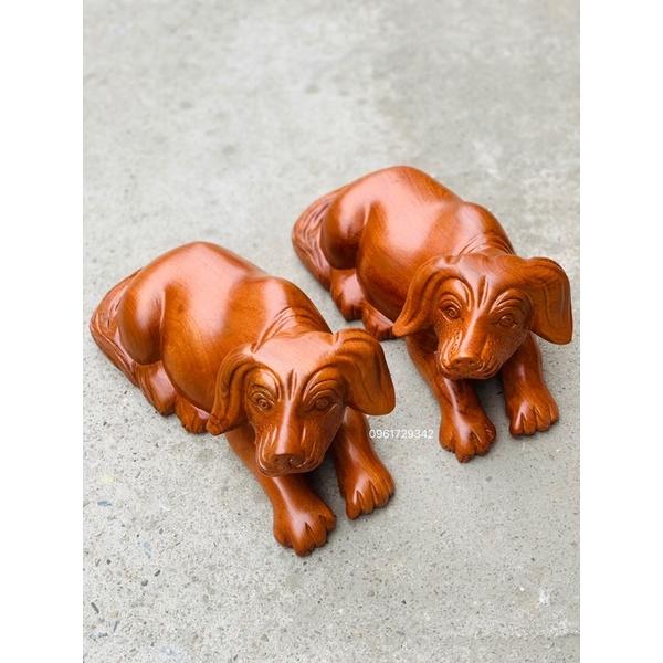 Tượng con chó gỗ hương