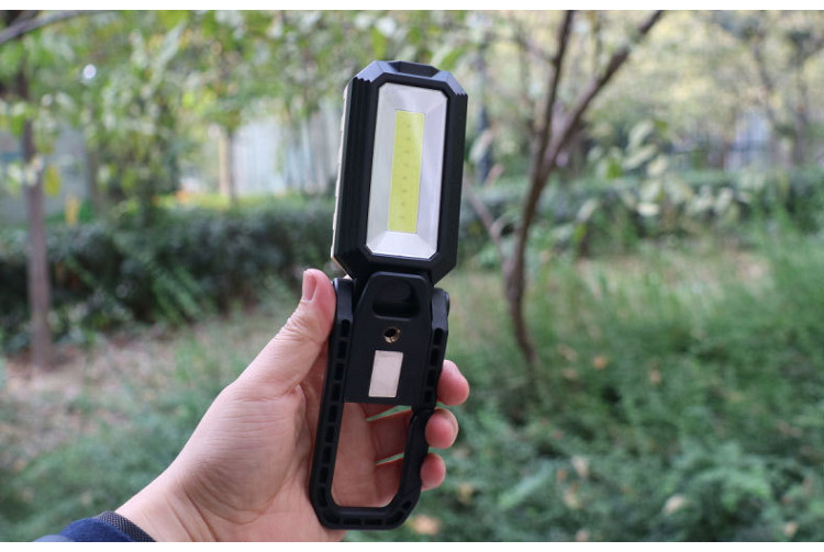 Đèn led sạc điện bốn chế độ sáng W560 ( Tặng kèm 01 đèn pin sạc bóp cơ tay màu ngẫu nhiên )