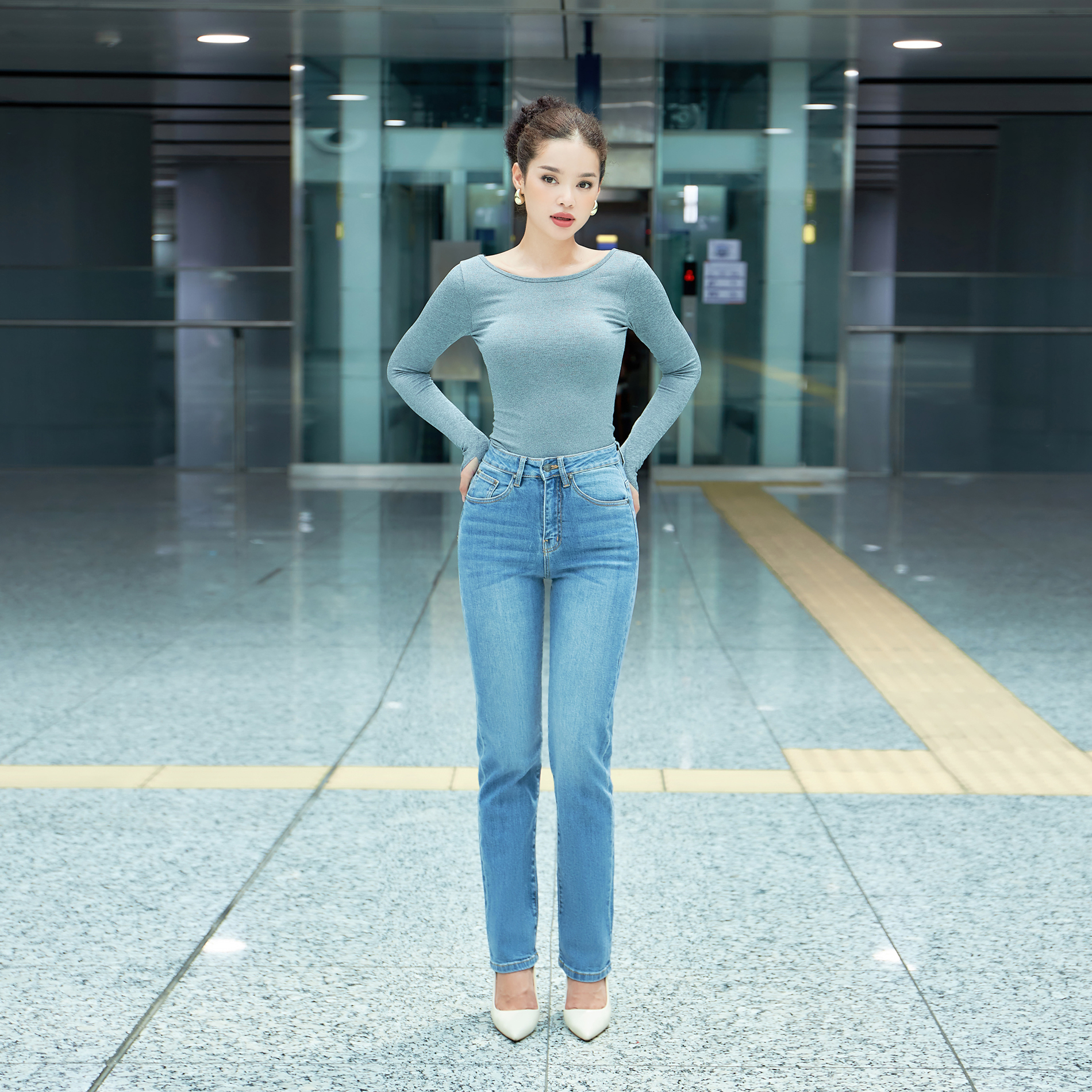 Quần Jean Ống Đứng Lưng Cao Dáng Slim Classic Blue Aaa Jeans