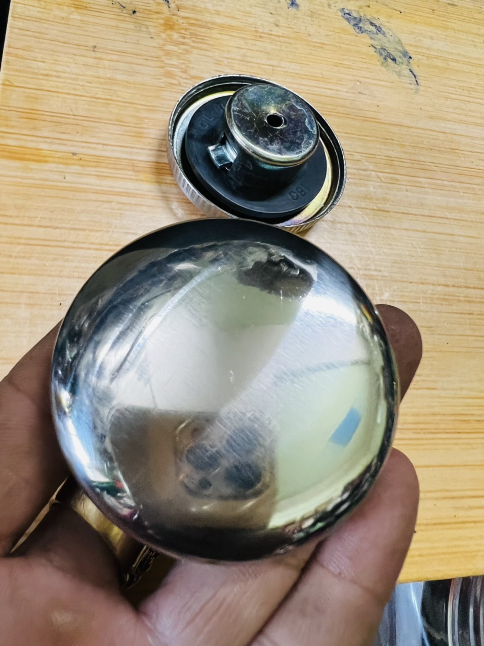 Nắp xăng xe 67, hàng gia công