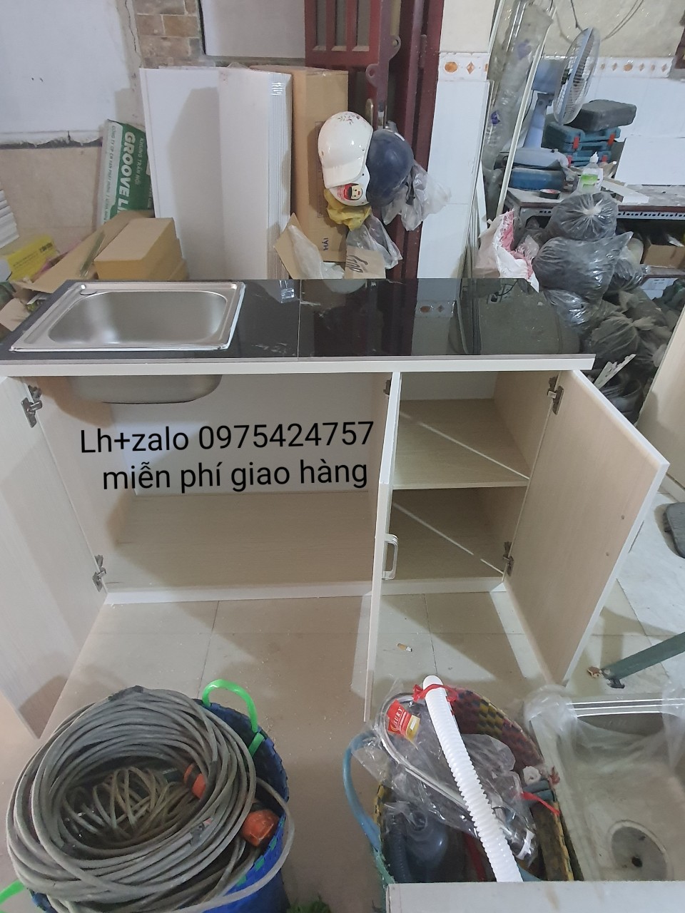 Tủ bếp sẵn bồn mặt gạch