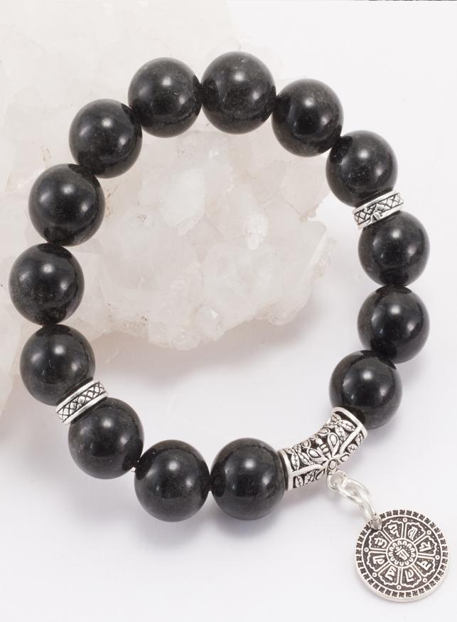 Vòng Thạch Anh Tóc Đen Phối Charm Lục Tự Treo Ngọc Quý Gemstones