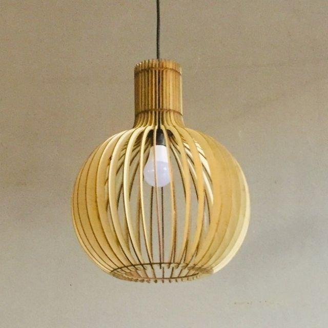 Đèn gỗ dáng củ tỏi khách lưu ý
