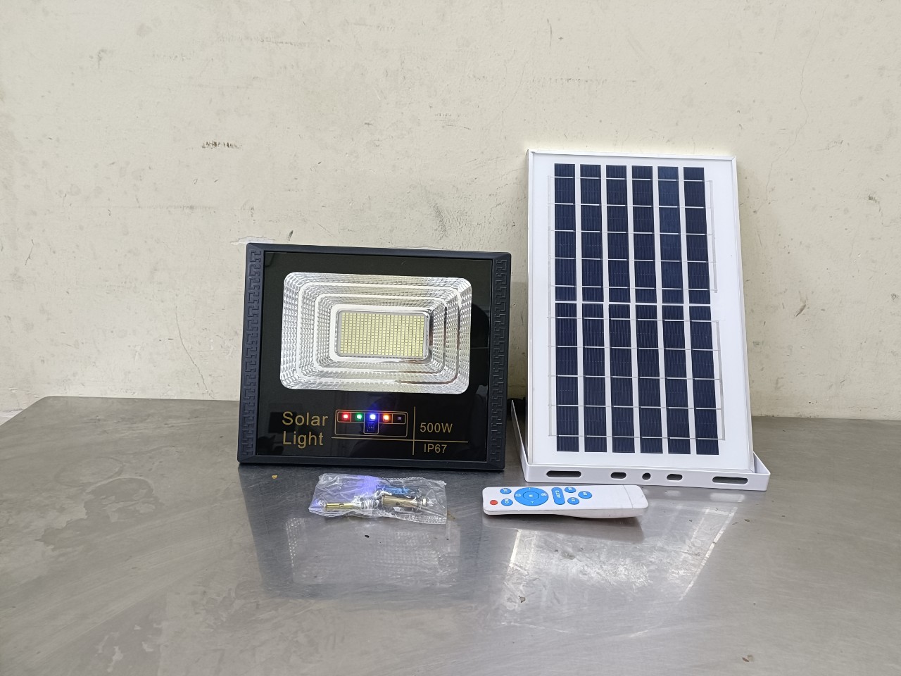 Đèn led năng lượng mặt trời SUN - 28100 100W, Đèn năng lượng mặt trời IP 67