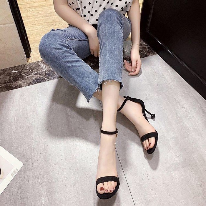 Sandal Cao Gót Nữ Quai Ngang Bản Nhỏ  Màu Đen CG31