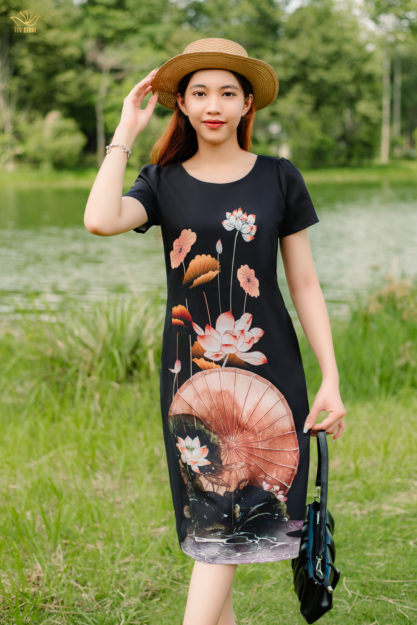 Đầm suông thiết kế trung niên cao cấp sang trọng Cổ tròn tay ngắn màu Đen họa tiết TTV STORE TTV1399