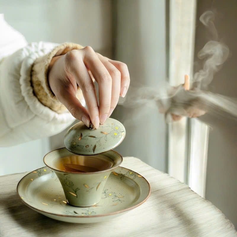 CHÉN KHẢI SỨ BẠCH CÚC CỔ ĐIỂN - VẼ TAY THỦ CÔNG - DUNG TÍCH 120ML