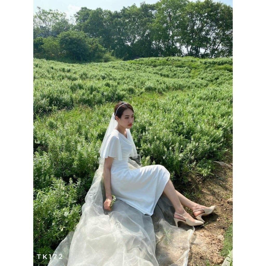 Đầm trắng xòe cổ đổ tay loe có size