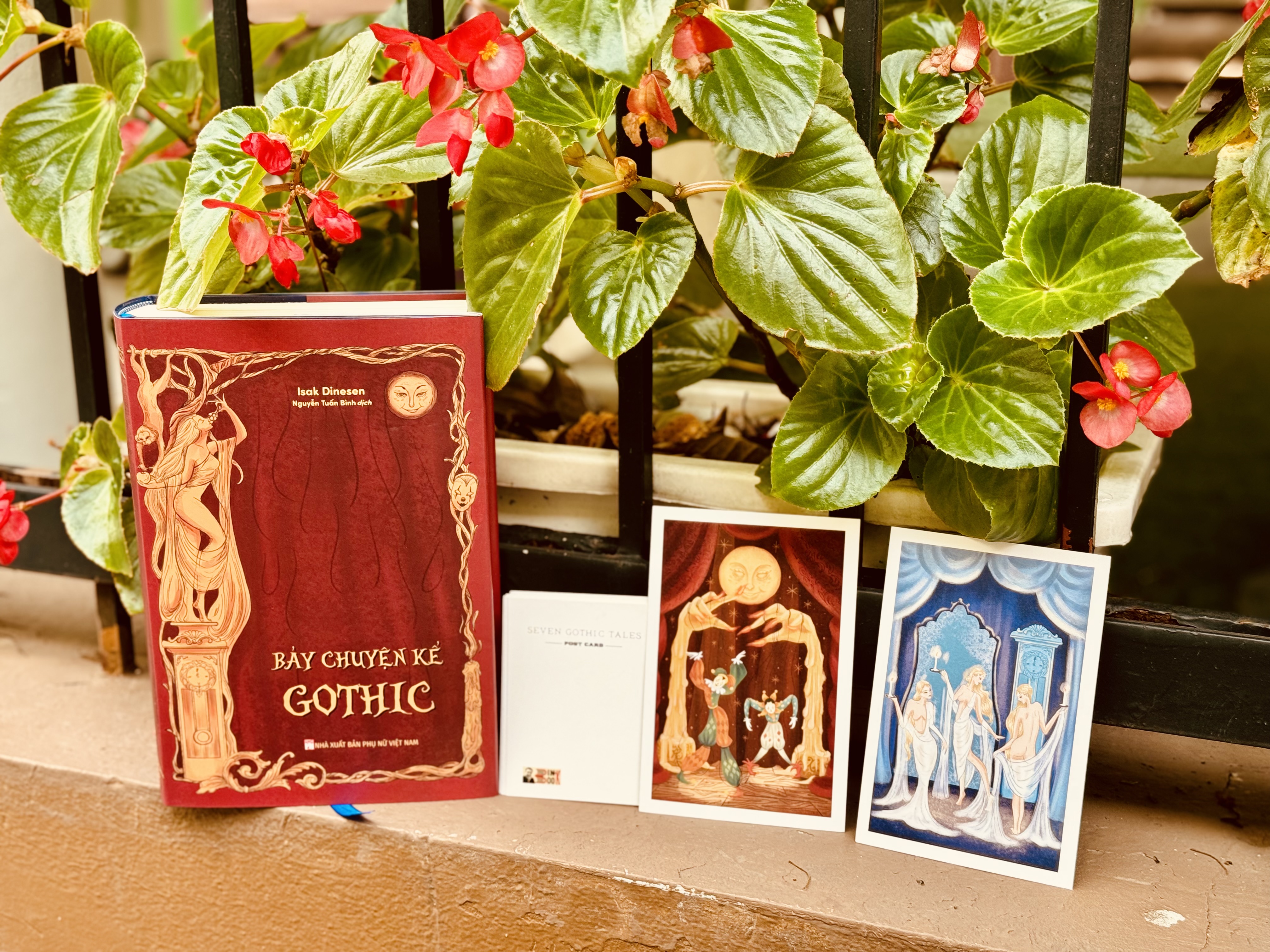 [Bìa cứng in 100 cuốn kèm trọn bộ 11 tấm poscard] BẢY CHUYỆN KỂ GOTHIC – Isak Dinesen – Nguyễn Tuấn Bình dịch – NXB Phụ Nữ