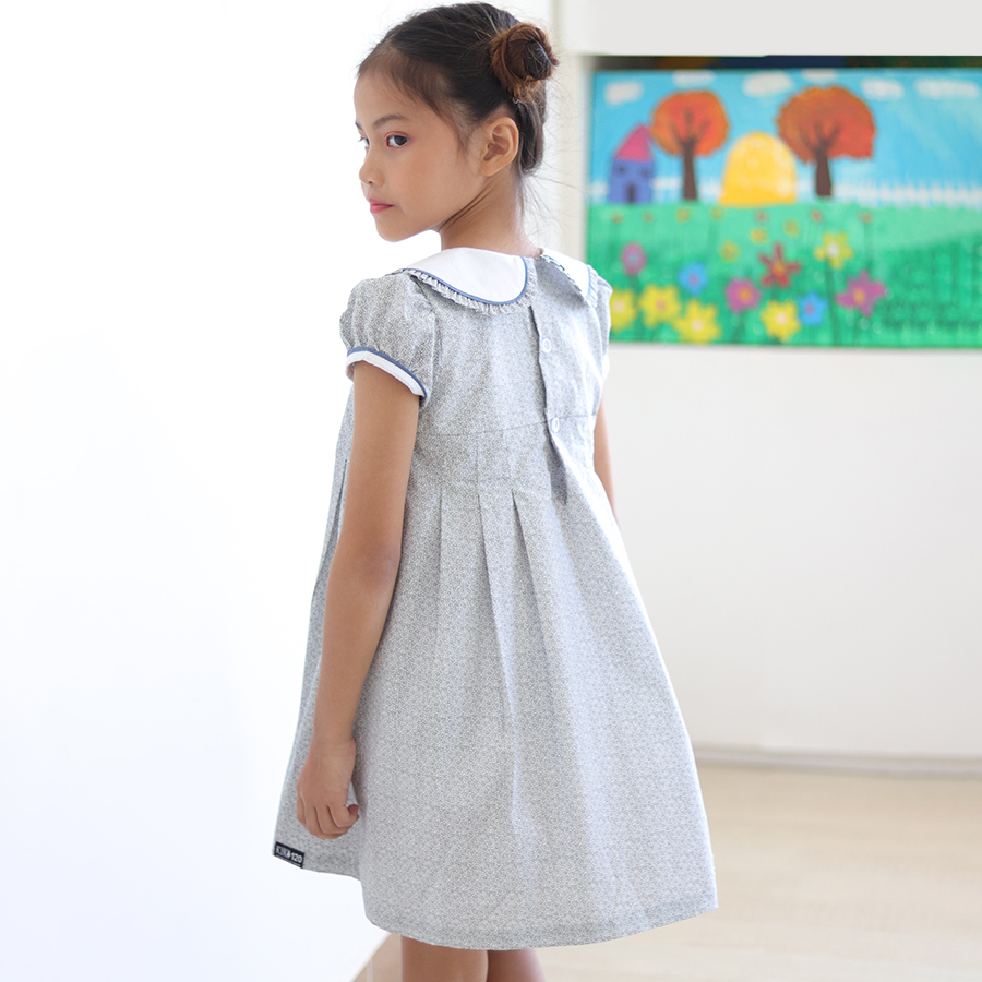 Đầm Hoa Cổ Sen Trắng Nhún 3 Lá K114
