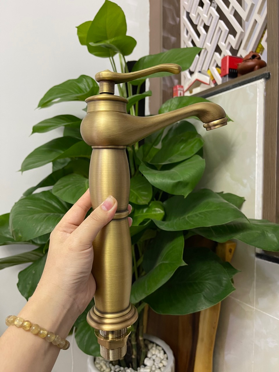Vòi Lavabo cổ điển nóng lạnh