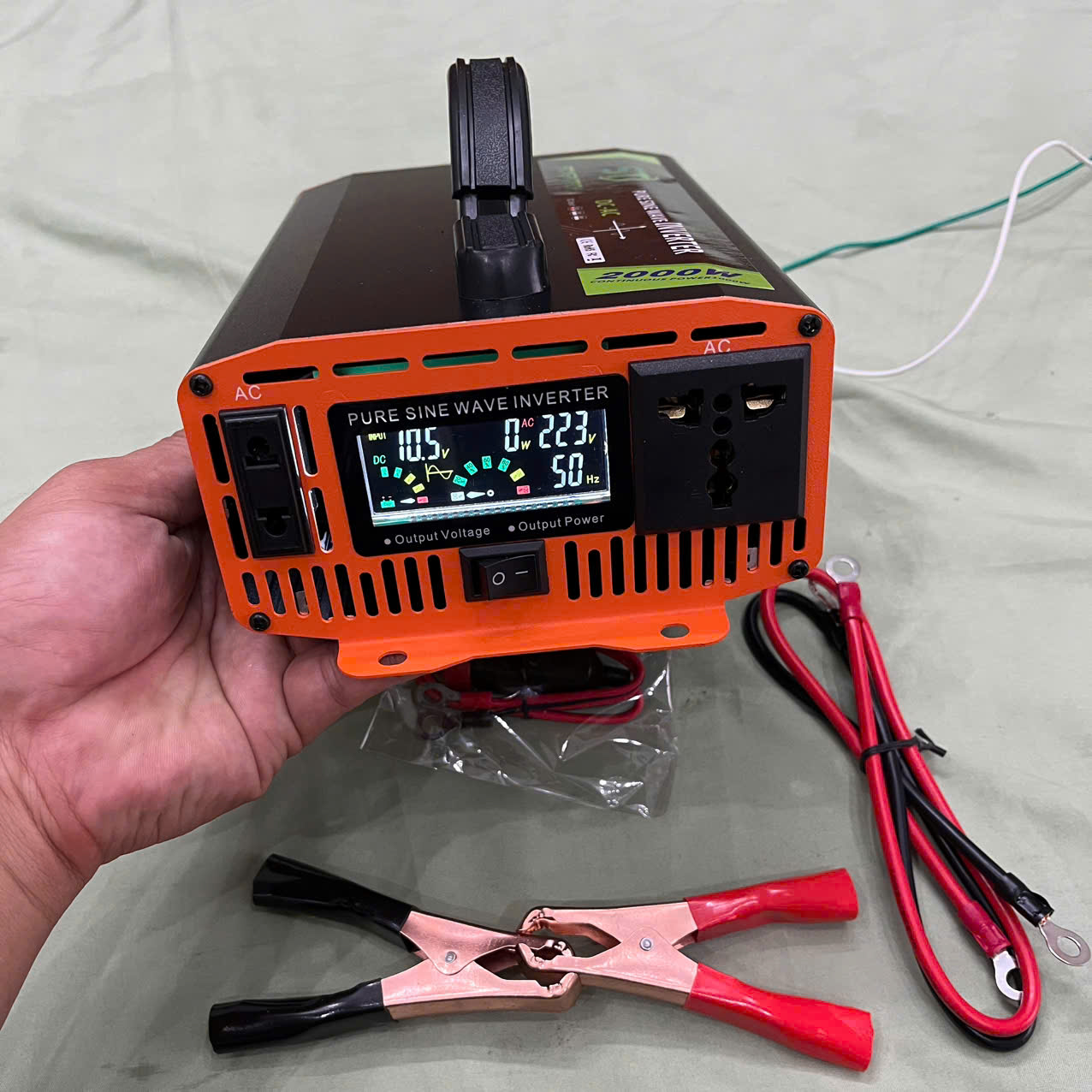 Bộ Kích Điện 12V Lên 220V 2000W Hàng Nhật - Sóng Sin Chuẩn, Màn LED Hiển Thị Vôn, Dòng Tải, Nhiệt Độ