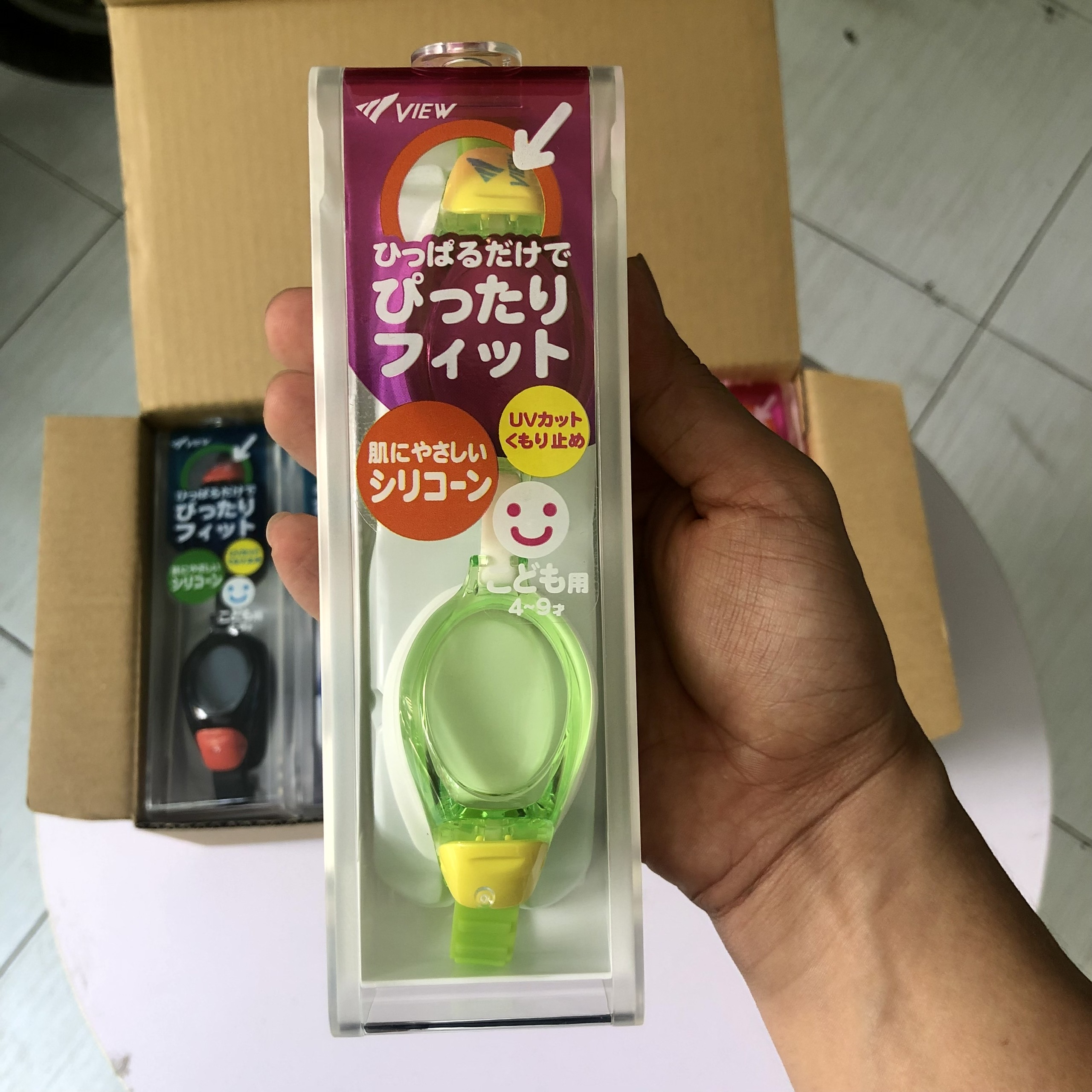 Kính Bơi VIEW V730J Cho Trẻ Em Từ 4-9 Tuổi Chống Tia UV Chống Sương Mù - Hàng Chính Hãng 100% Sản Xuất Tại Nhật Bản