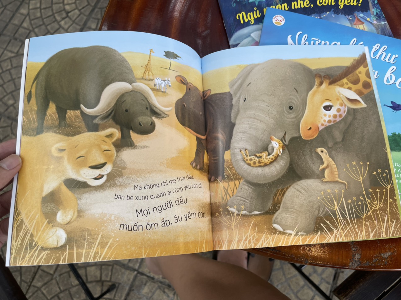 NÓI LỜI YÊU THƯƠNG: Ngủ ngon nhé, con yêu! – Những lá thư của Bố - Lời yêu thương của Mẹ – Vizibook – NXB Phụ Nữ –