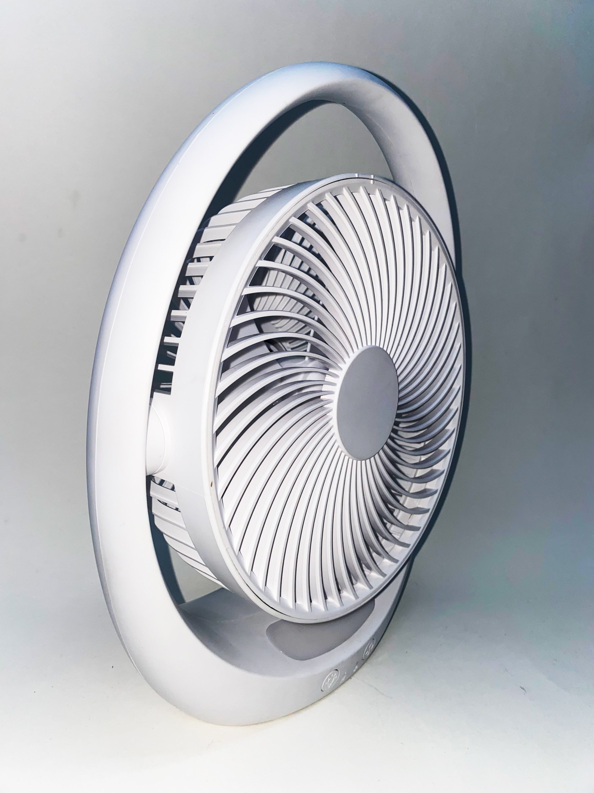 QUẠT ĐỂ BÀN CÓ SẠC TÍCH ĐIỆN ĐÈN LED EERFECT PF-QB2180 công suất 5w bảo hành 6 tháng- Hàng chính hãng