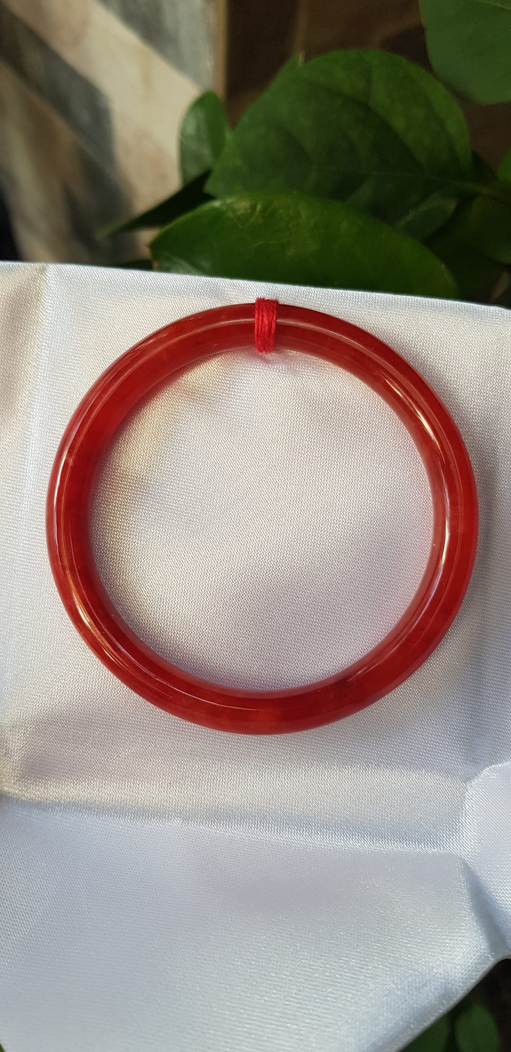 Vòng Cẩm Thạch đỏ đẹp CN 54mm x chột 6,8mm màu đỏ tươi đều bóng đẹp chuẩn hợp nữ mạng hỏa mạng thổ 53kg- 60kg đeo đẹp tay may mắn tốt sức khỏe công việc rực rỡ tài lộc quà tặng ý nghĩa cho Mẹ, mình &amp; người thân ạ