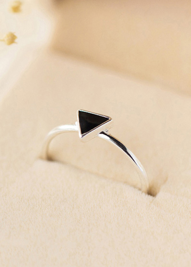 Nhẫn Bạc Nữ - Nhẫn Nữ Đính Đá Tam Giác N2465