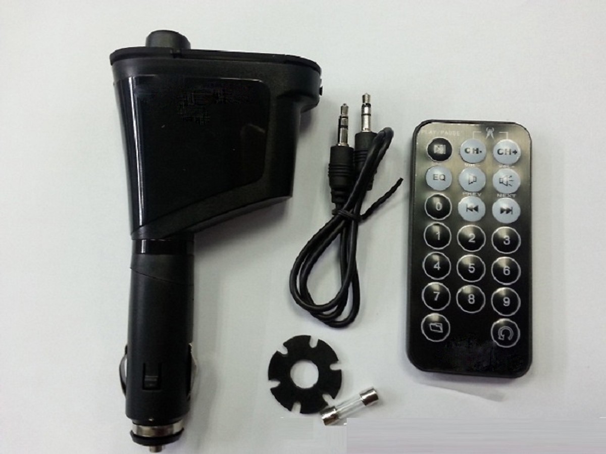 Thiết bị hỗ trợ chuyển đổi cổng nhạc từ thẻ nhớ, USB vào sóng radio cao cấp trên ô tô