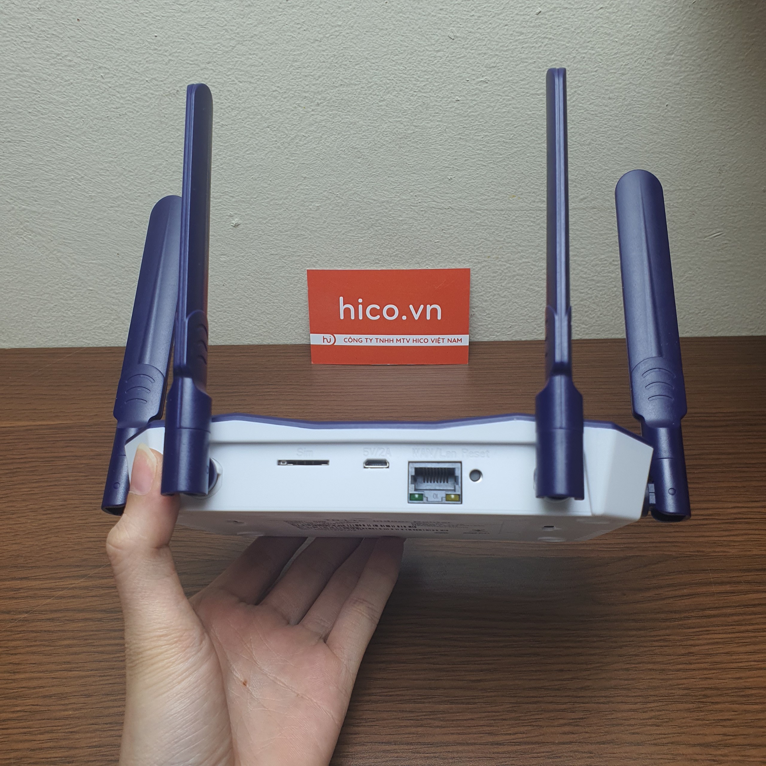 Cục Phát Wifi 4G CPE R8 có 4 ăng ten - Tốc Độ 300Mb - Hỗ Trợ 16 User - 1 Cổng LAN - Nguồn điện 5V Tiện Lợi , Hoạt Động 24/24 , Màu ngẫu nhiên