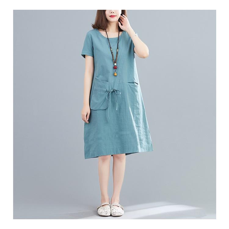 Đầm suông đũi cổ tròn phối túi hộp dễ thương, chất đũi mềm mát, thời trang phong cách trẻ