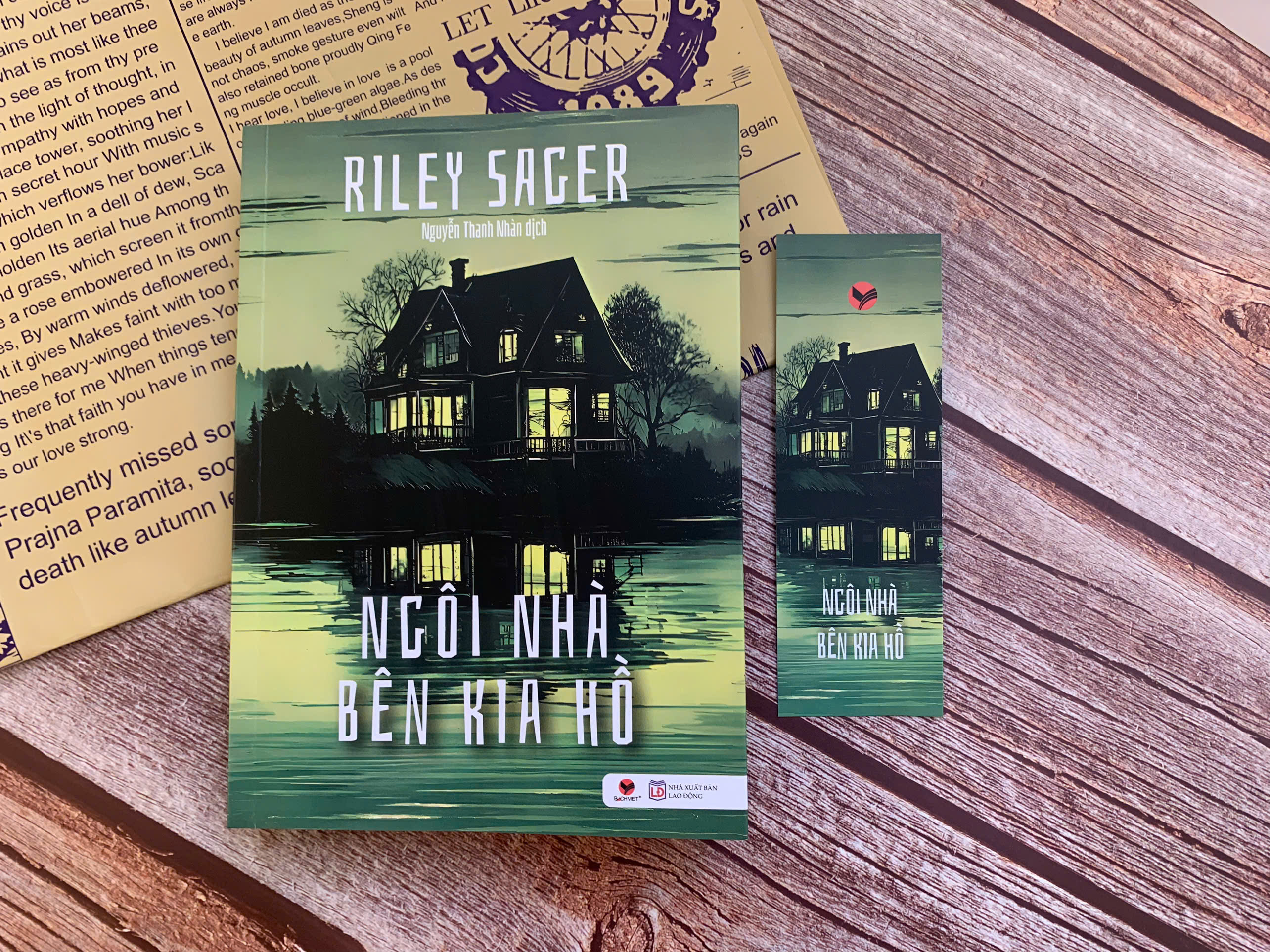 Sách - Ngôi nhà bên kia hồ - Riley Sager