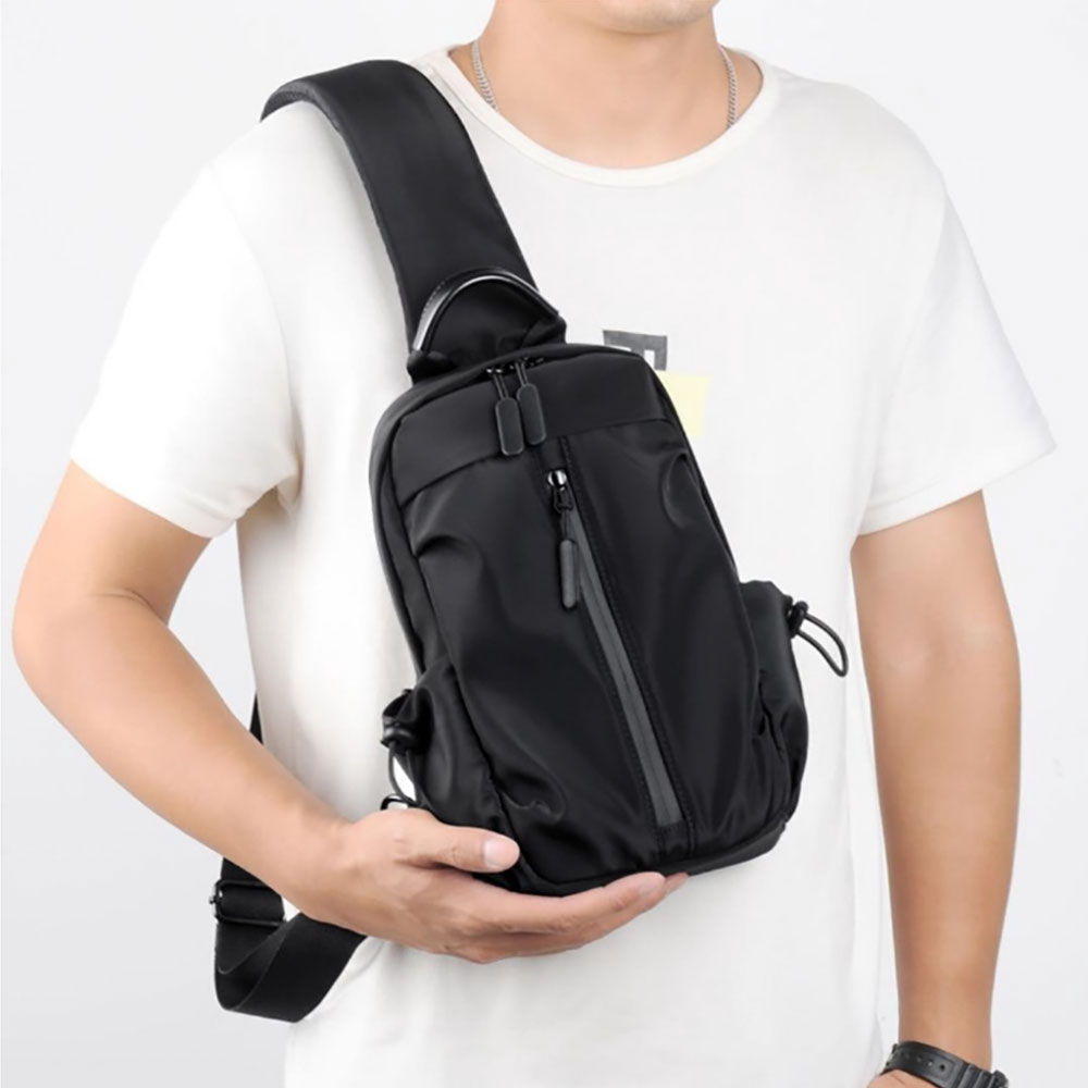 Túi đeo chéo Basic vải Polyester chống nước, tích hợp dây sạc USB unisex nam nữ phong cách thời trang DRU - Hàng Chính Hãng