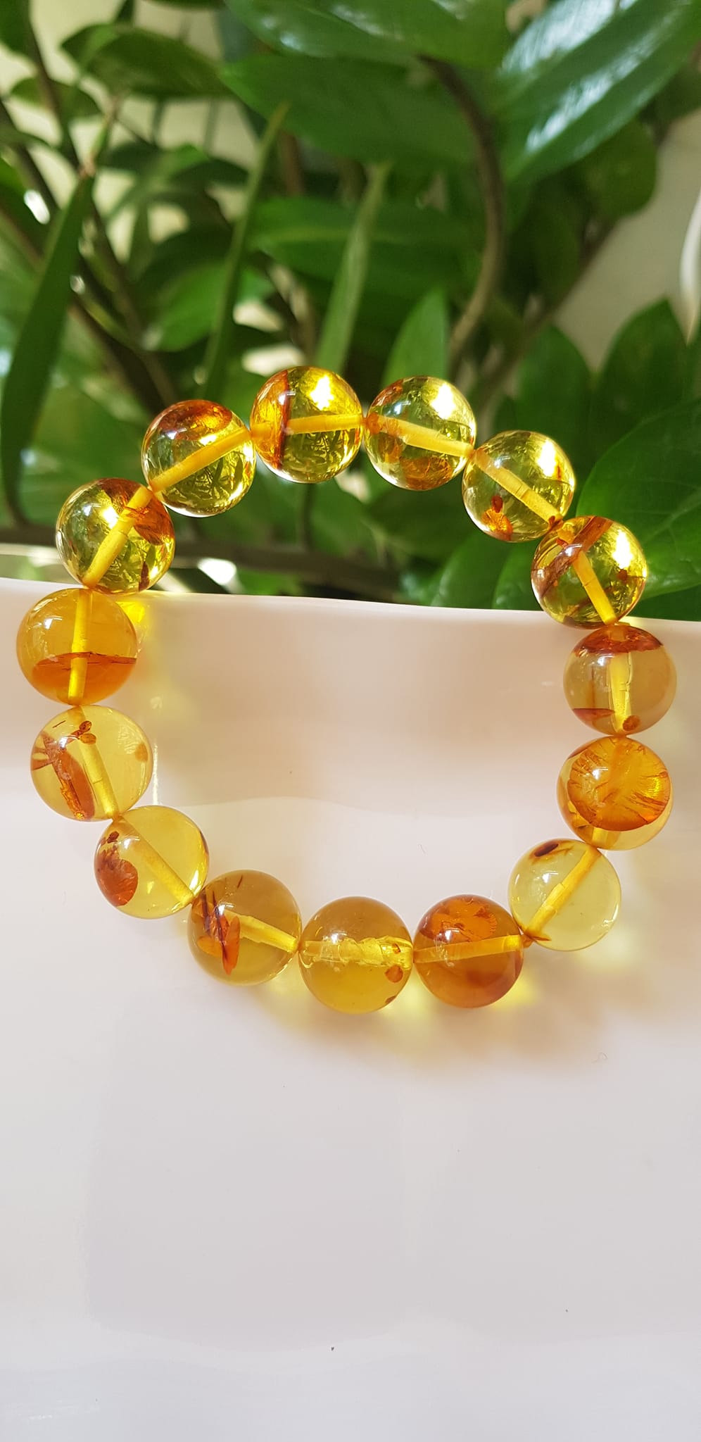 Vòng Hổ Phách tự nhiên Size Nam 14,5mm Vòng Vip cao cấp sịn hiếm quá đẹp xuất sắc 14,5mm Đá Hổ Phách Màu Vàng Anh trong bắt ánh sáng ánh lên quá đẹp đẳng cấp sang luôn Vòng chuẩn hợp Nam mệnh Kim mệnh Thổ mệnh Thủy đeo ạ