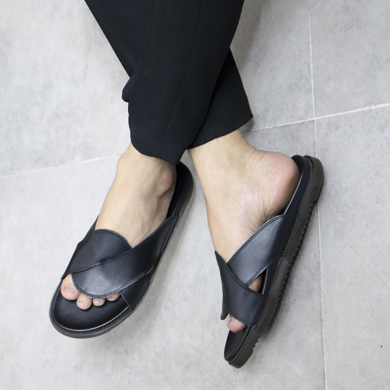 Dép Sandal Nam Da Bò , Loại Quai Chéo, Bảo Hành 1 Năm Da Thật Mã MDE01-C