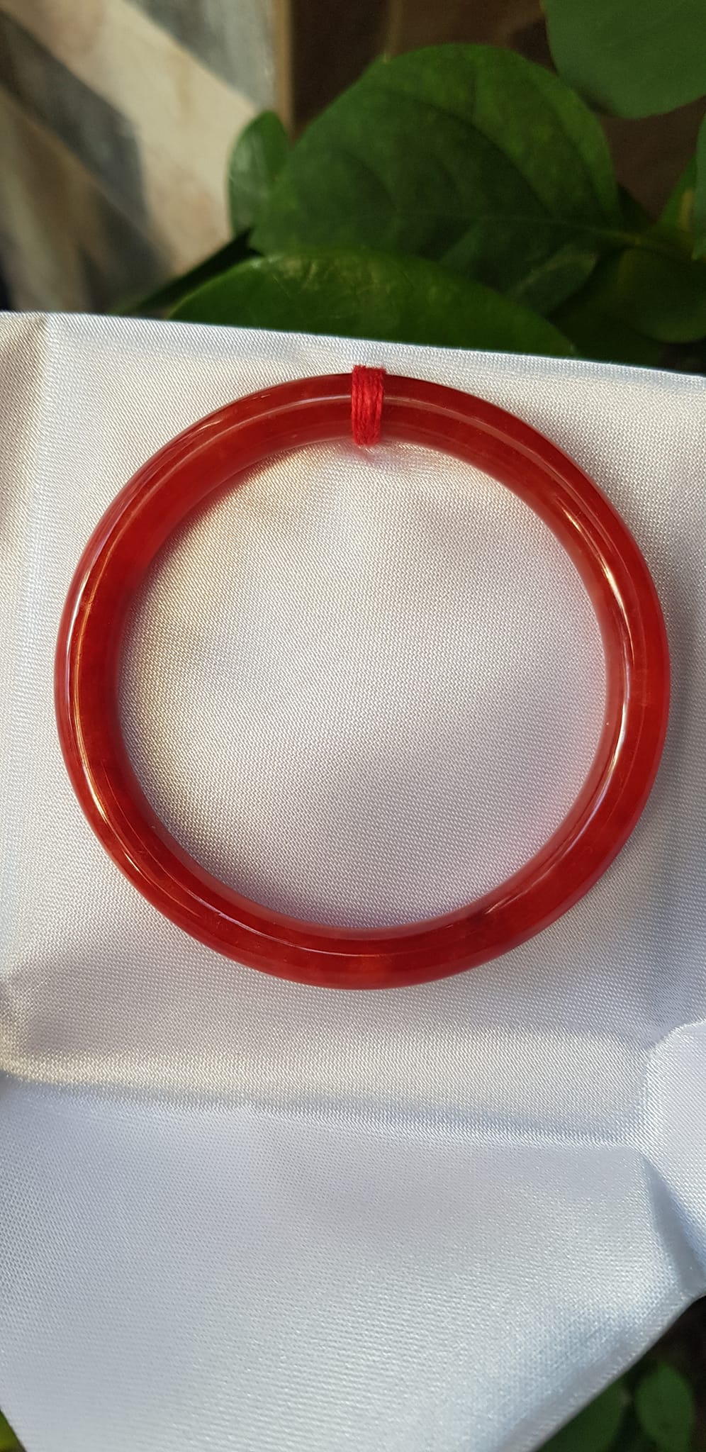 Vòng Cẩm Thạch đỏ đẹp CN 54mm x chột 6,8mm màu đỏ tươi đều bóng đẹp chuẩn hợp nữ mạng hỏa mạng thổ 53kg- 60kg đeo đẹp tay may mắn tốt sức khỏe công việc rực rỡ tài lộc quà tặng ý nghĩa cho Mẹ, mình &amp; người thân ạ
