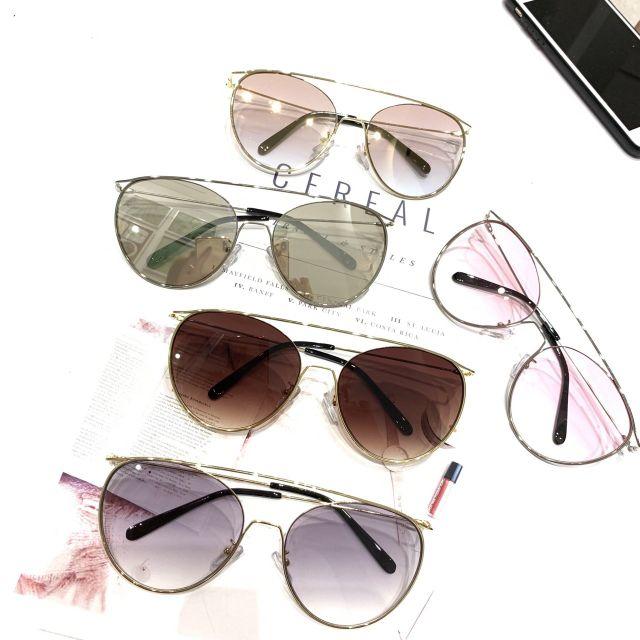 Mắt kính đẹp, thời trang, tôn thêm vẻ đẹp cho khuôn mặt của bạn. Cùng nhau bảo vệ đôi mắt đẹp của mình nhé