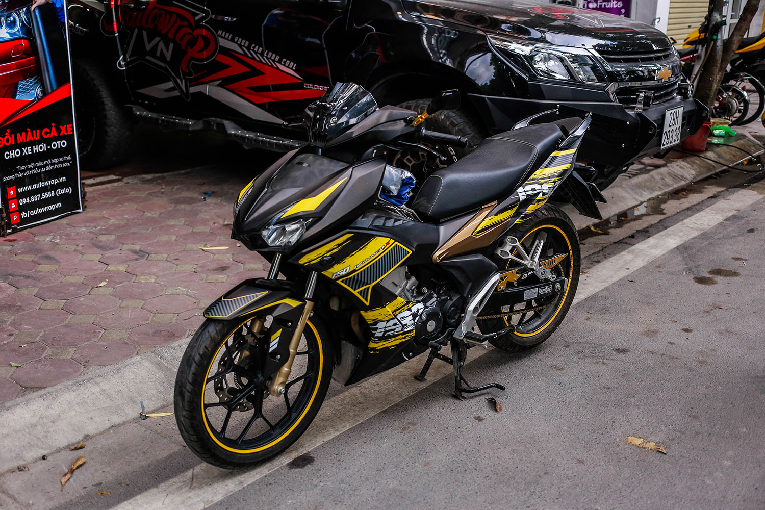 Tem trùm Winner X Black Yellow