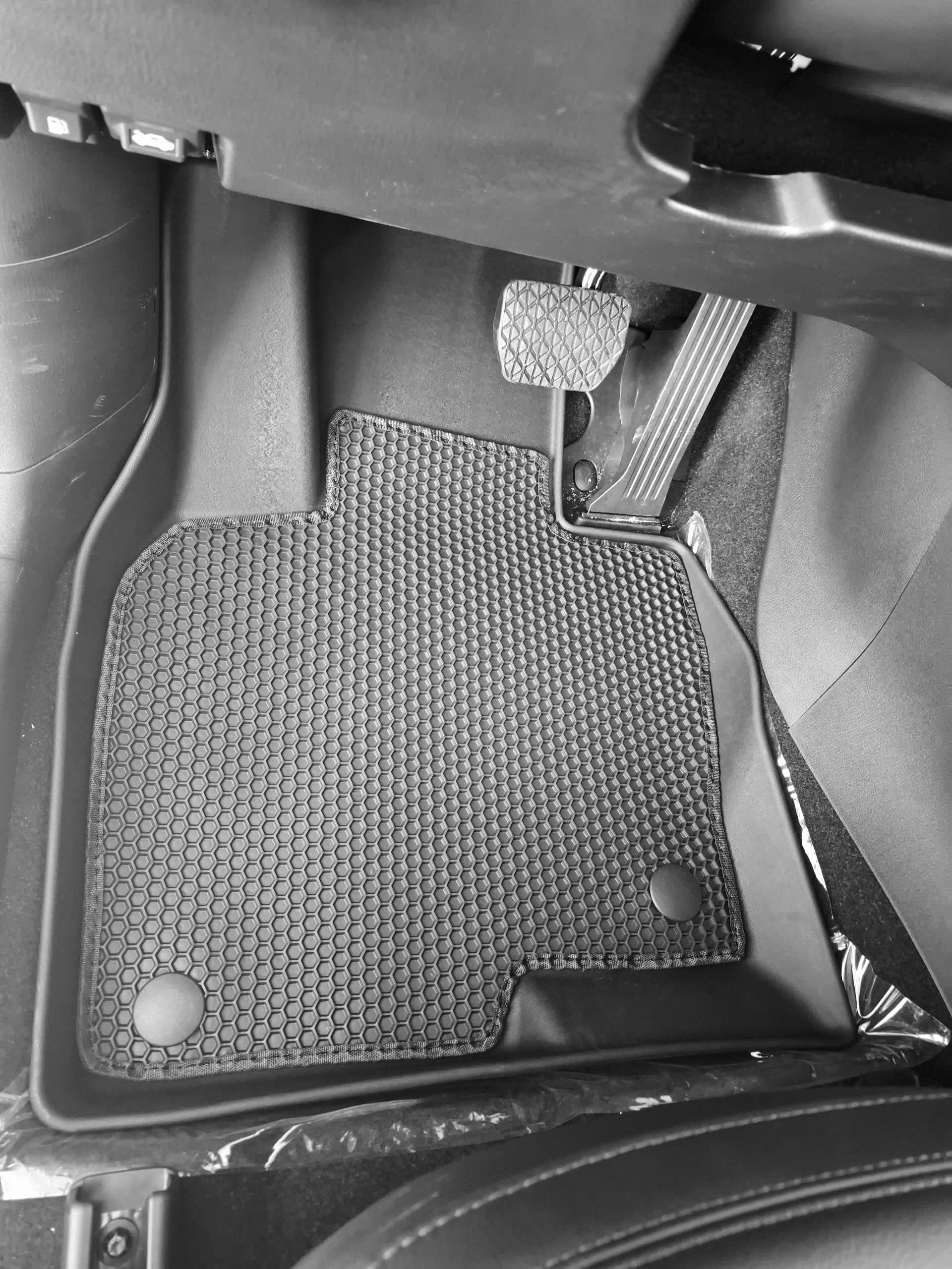 Thảm ô tô sd3 2 lớp dạng lưới lục giác Mazda CX5 màu đen - bề mặt cao su siêu sạch - Macsim