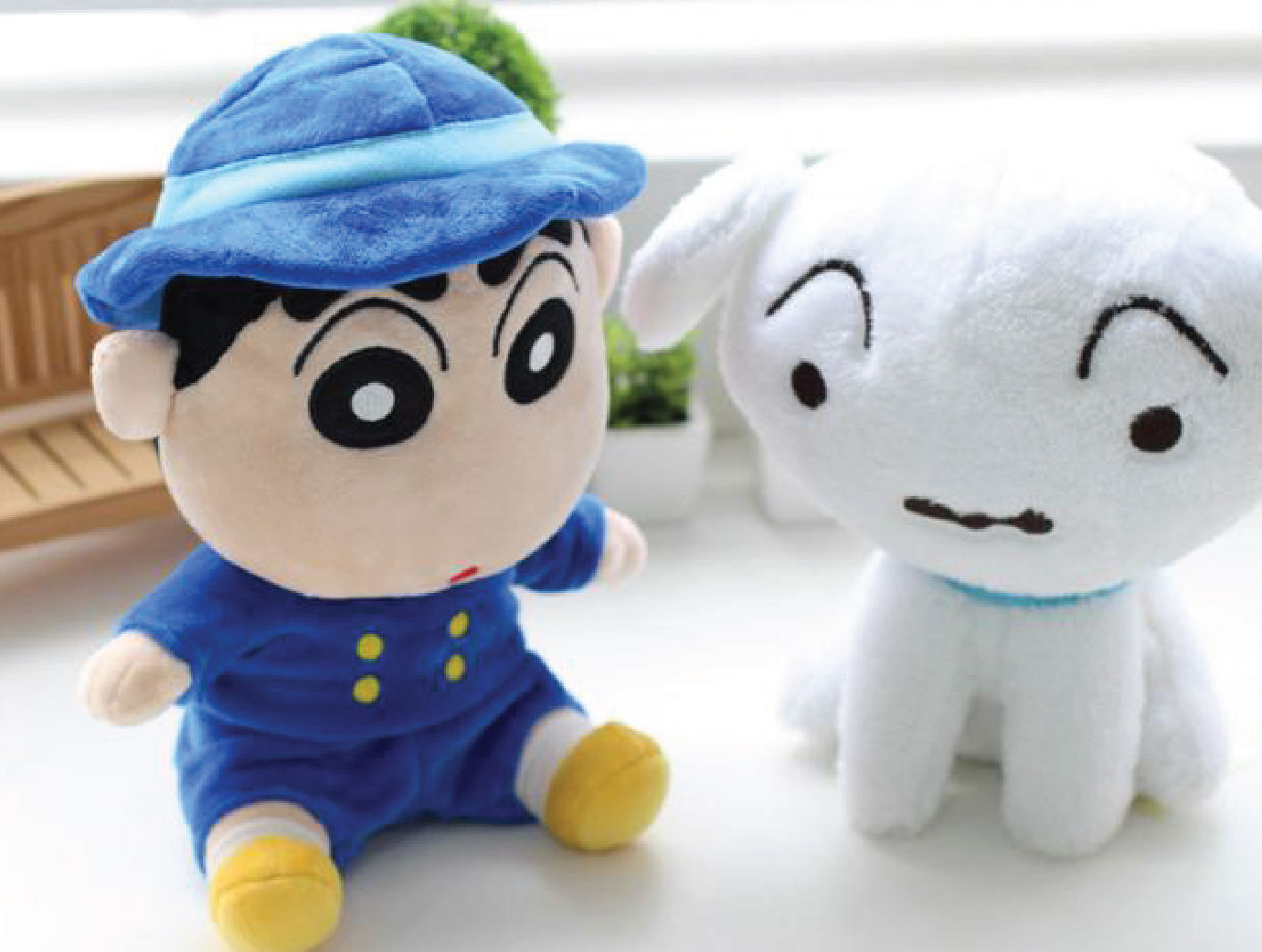 Gấu bông Cậu bé bút chì Crayon Shin Chan 30cm mặc đồng phục thủy thủ