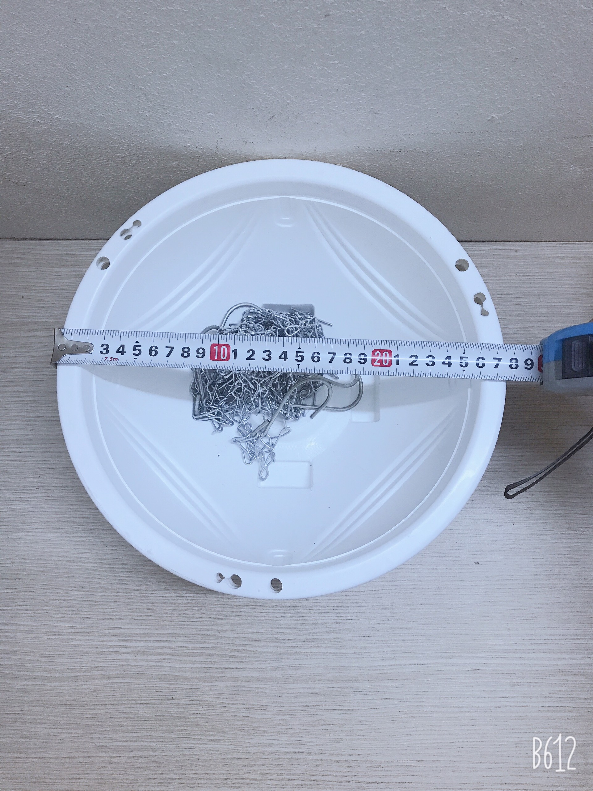 10 Chậu chảo treo KT: 27,5x12 cm , hình Tròn, màu TRẮNG Có móc treo Xích - Chậu chảo treo có móc xích kèm theo!