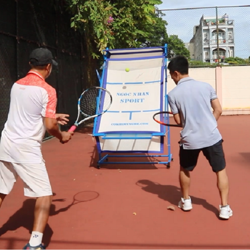 Tường tập tennis