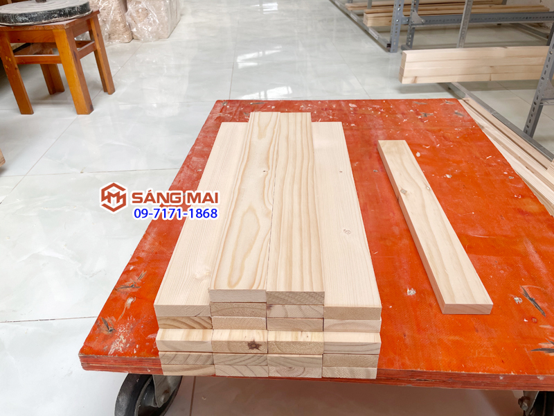 Thanh gỗ thông 2cm x 6cm x dài 50cm + láng mịn 4 mặt