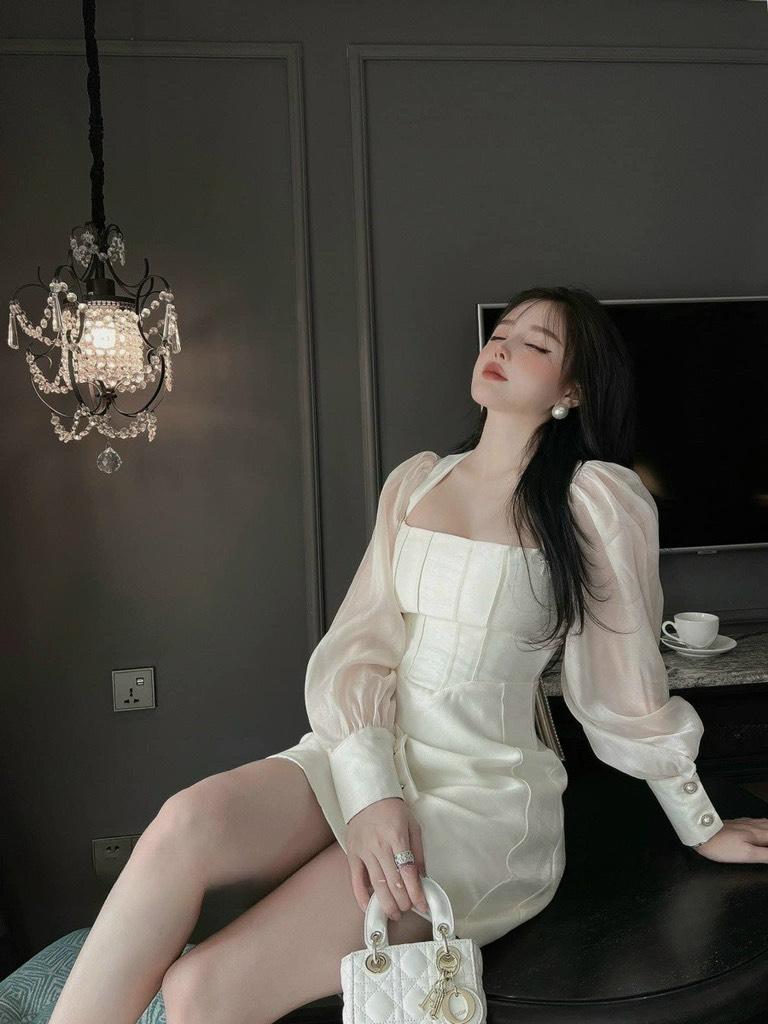 ĐẦM XOÈ CỔ VUÔNG ĐÍNH ĐÁ NƠ TAY VOAN  13973