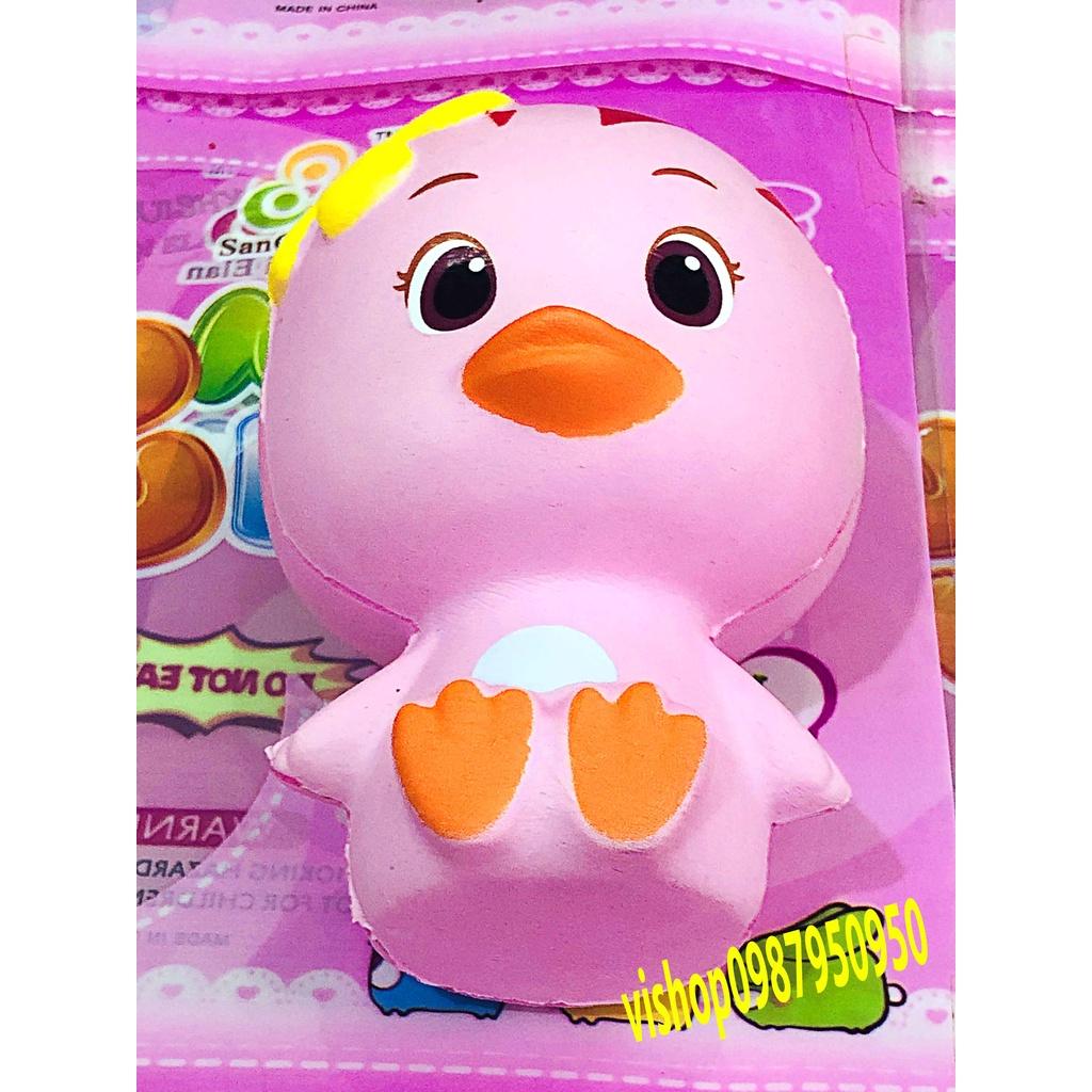 Squishy Lớn JUMBO Hình vịt con màu hồng đeo châm vàng Đồ Chơi Xốp Giảm Stress Hình mềm mịn dễ Thương đàn hồi Cho Bé