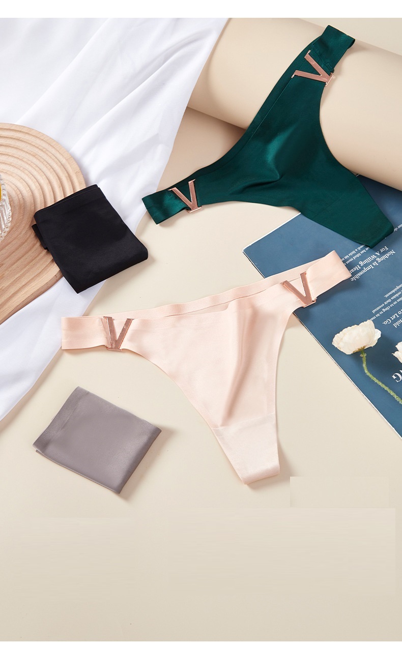 Quần Lót Nữ Lọt Khe Lụa Băng Khóa Chữ V 6073 – Quyến Rũ &amp; Thoải Mái Tối Ưu