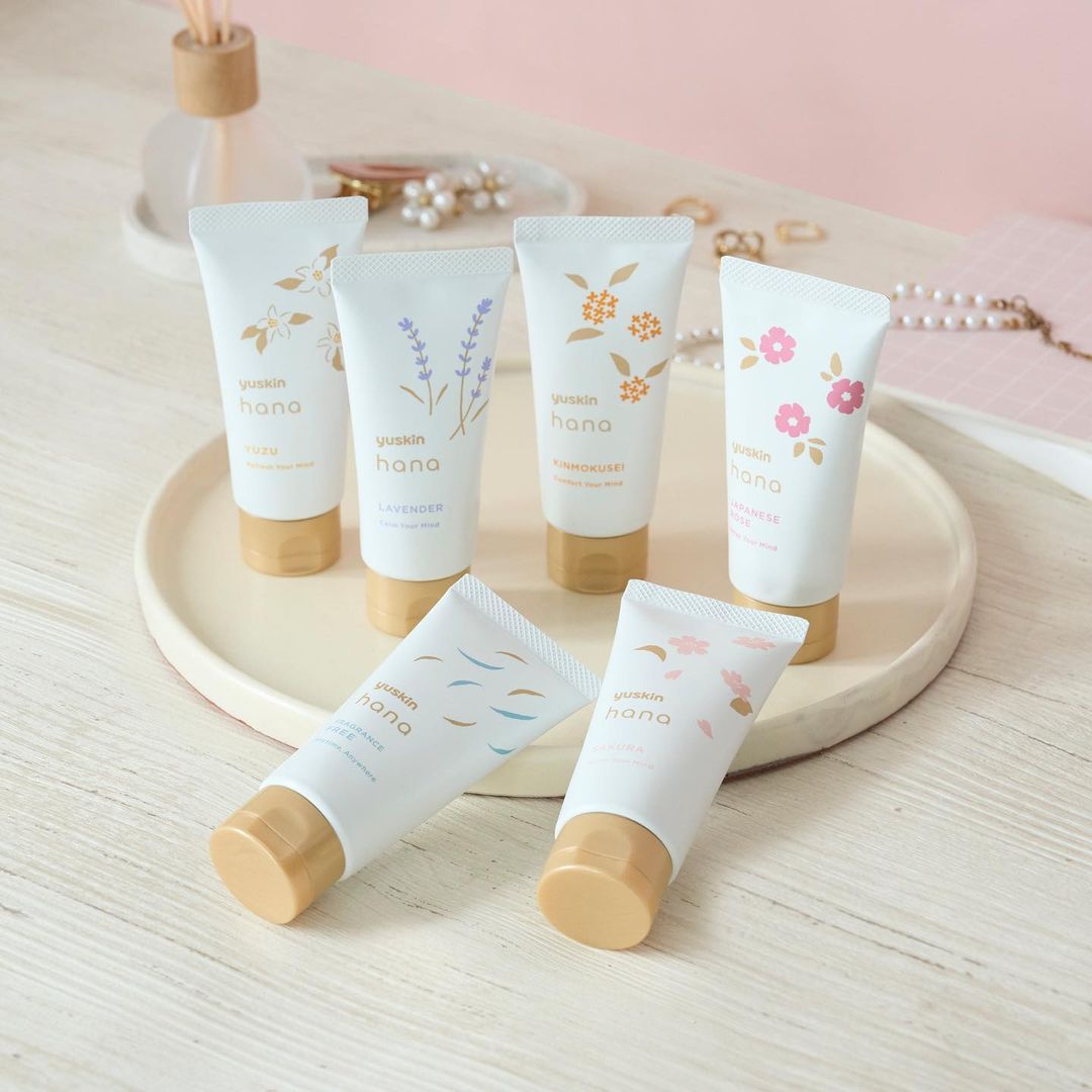 Kem Dưỡng Da Tay Hương Hoa Anh Đào Yuskin Hana Sakura (Tuýp 50G)
