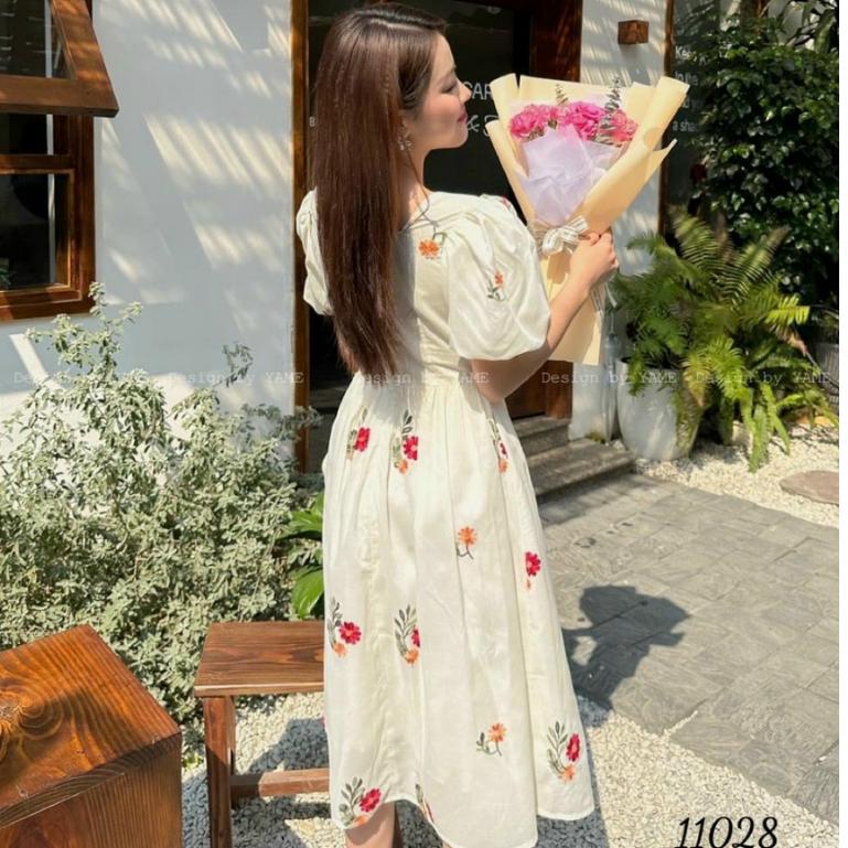 Đầm váy nữ hoa cổ vuông tay bồng dự tiệc màu trắng nhẹ nhàng