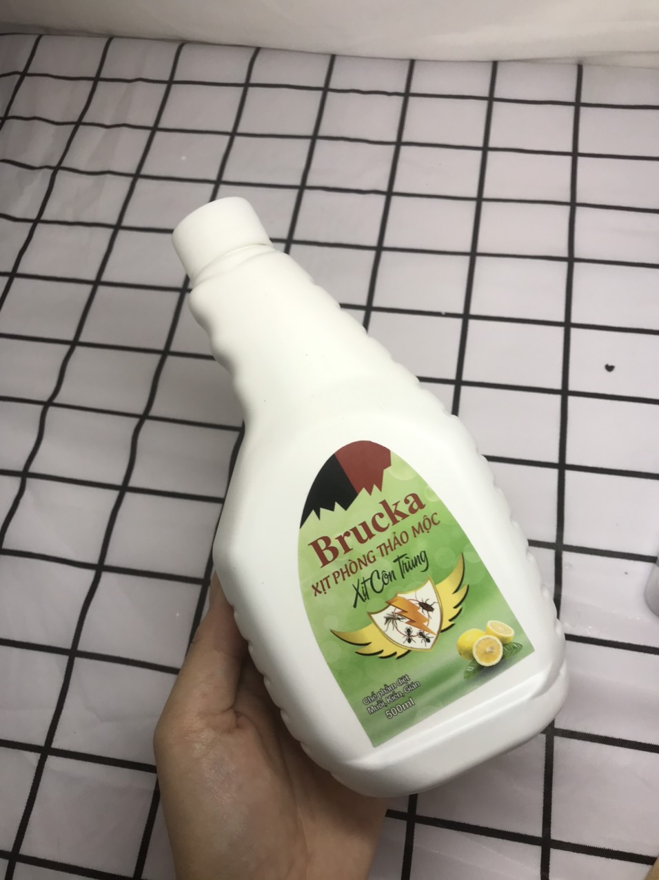 Xịt phòng thảo mộc, chế phẩm đuổi muỗi, kiến và gián 500ml