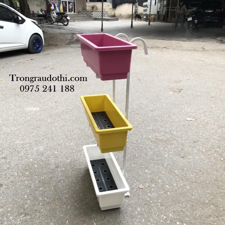 Bộ giá kệ trồng cây ban công 3 tầng và 3 chậu trồng cây thông minh 67x24x20cm