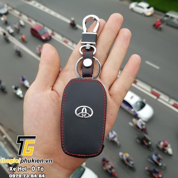 Bao da 3D bảo vệ chìa khóa xe Toyota Fortuner 2020 kèm móc đeo Inox