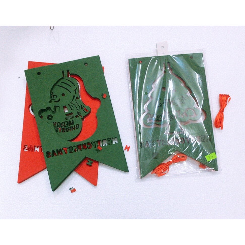 Dây treo chữ trang trí NOEL 8 miếng 15,5cm x 26cm
