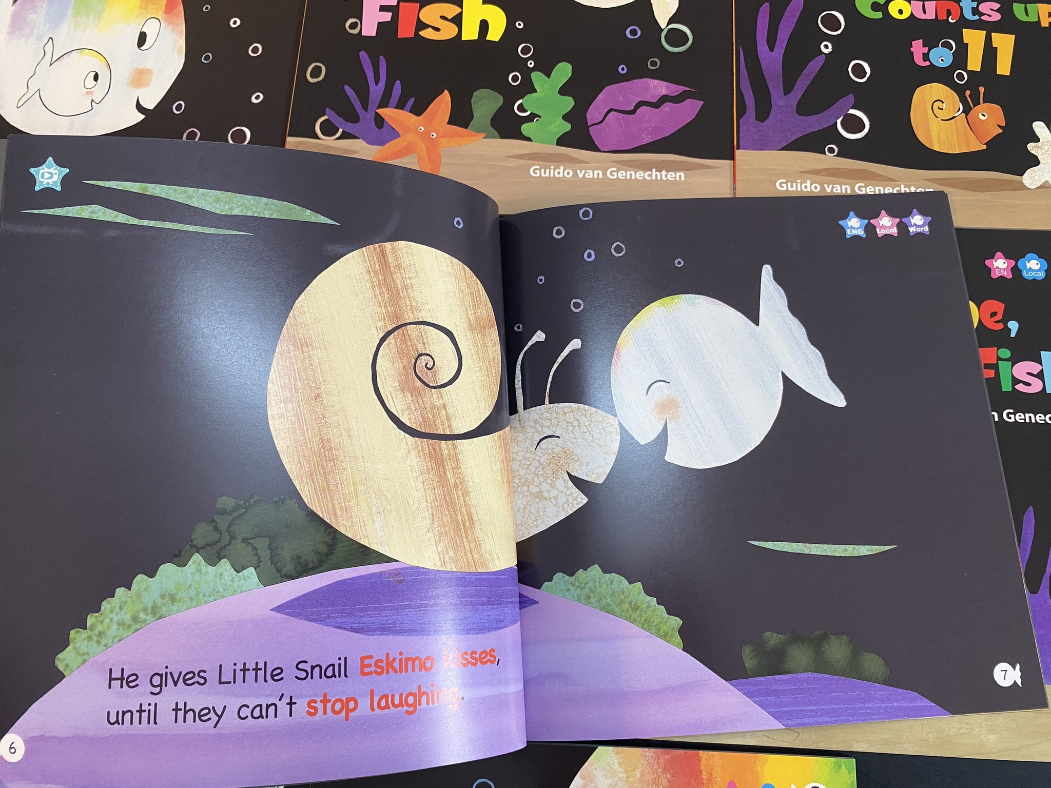 Little White Fish (Cá bé trắng) - 10 Books + Game Card | Bản Nhập Khẩu